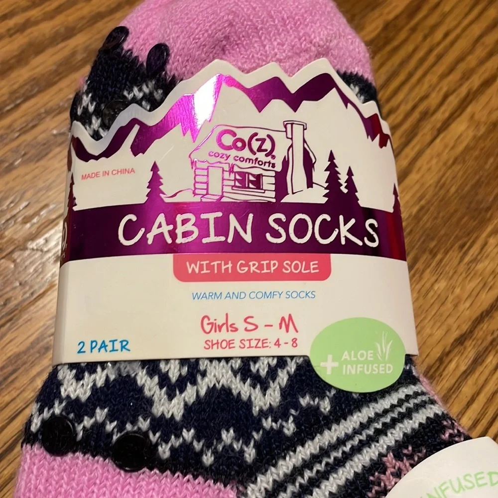 Girls cozy, comfy cabin socks with grip sole & aloe infused